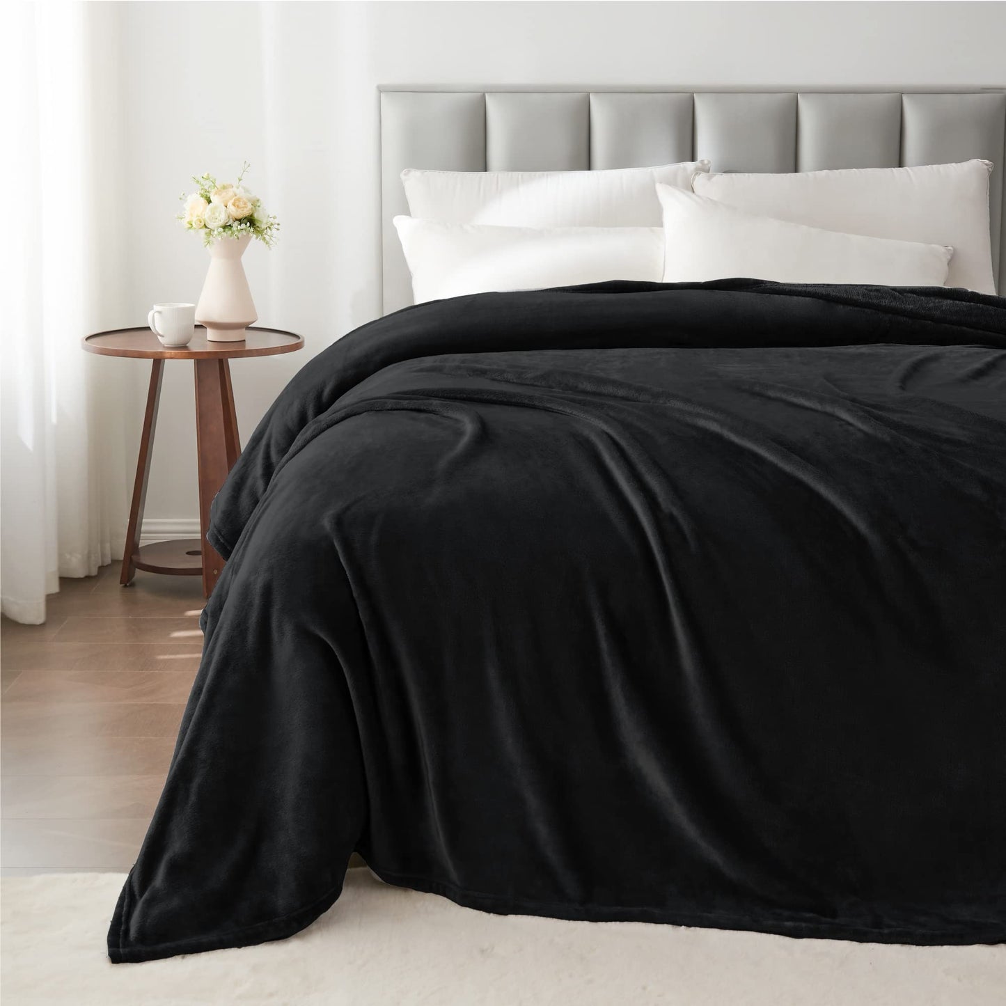 BEDELITE King Size Blanket for Bed, Luxury Plush Cozy Fuzzy Fleece Blanket 108x90 inches, Super Soft Warm Big Lightweight Throw Blanket for Spring and Summer, Black