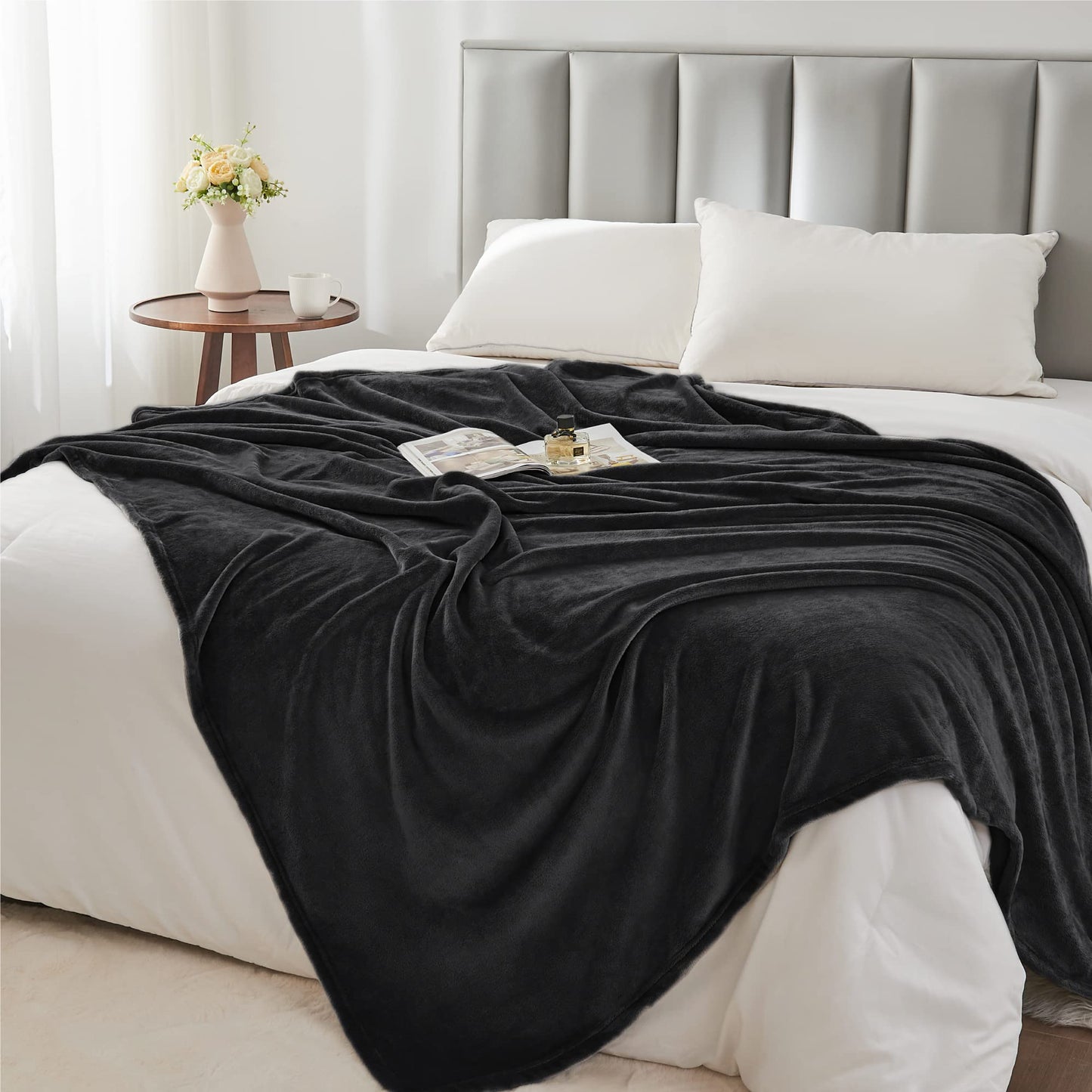 BEDELITE King Size Blanket for Bed, Luxury Plush Cozy Fuzzy Fleece Blanket 108x90 inches, Super Soft Warm Big Lightweight Throw Blanket for Spring and Summer, Black