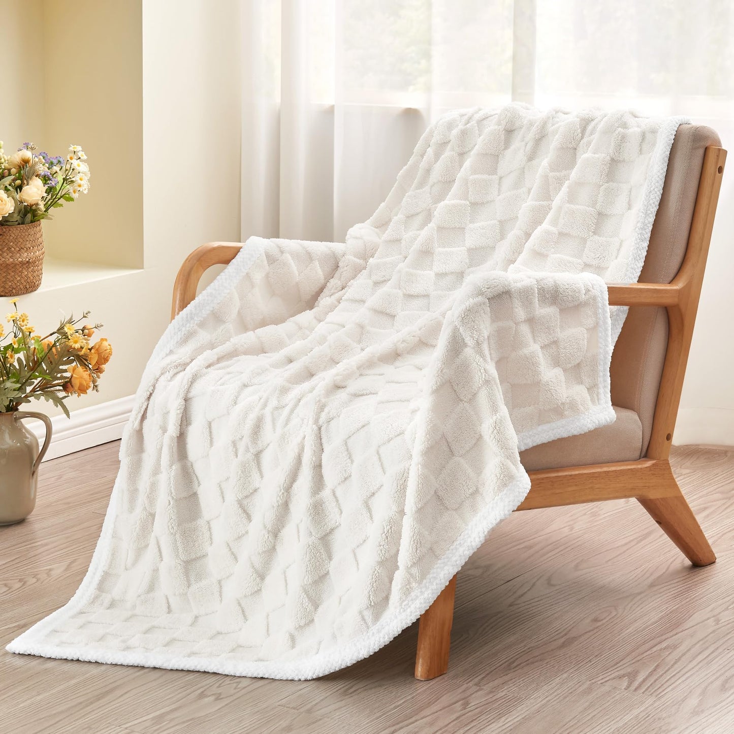 BEDELITE Super Soft Throw Blanket for Couch and Bed, Lightweight Cozy Fluffy Decorative 3D Checkered Blanket, Warm and Fuzzy Fleece Blanket for Camping, Travel(Cream, 50"x60")